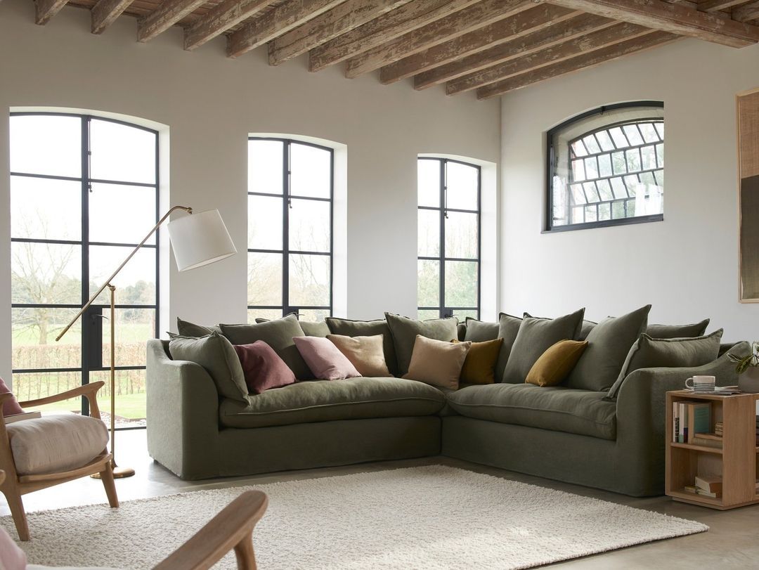 25 Green Sofa Living Room Ideas for a Pop of Color