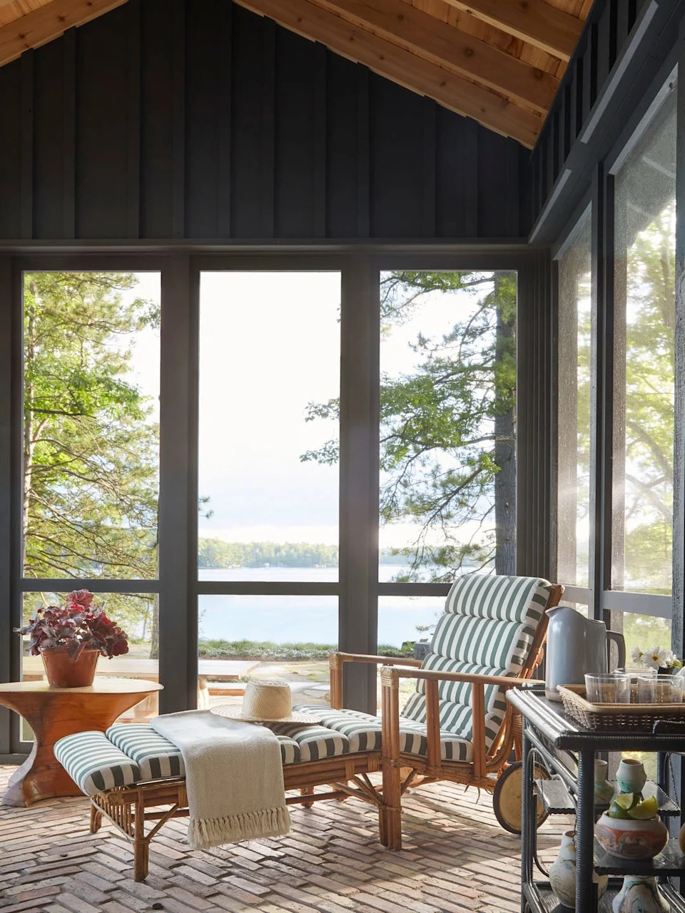 25 Sunroom Ideas to Help You Create the Ultimate Indoor-Outdoor Retreat