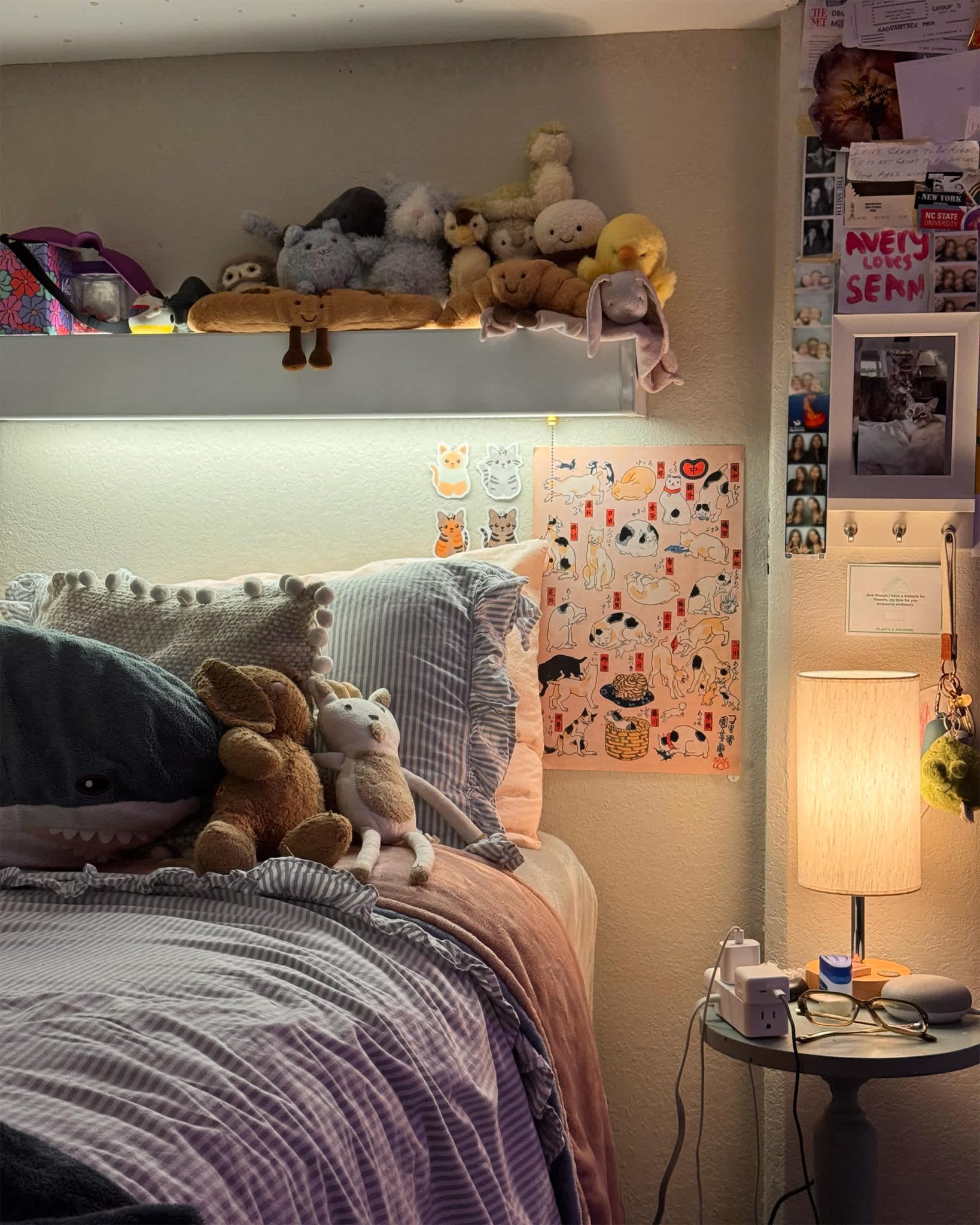26 Dorm Room Ideas to Give Your Space So Much Personality | Dorm Therapy