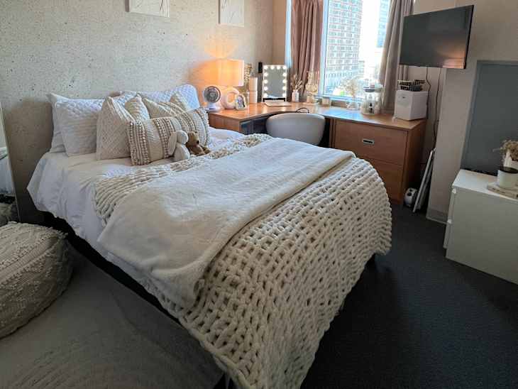 26 Dorm Room Ideas to Give Your Space So Much Personality | Dorm Therapy