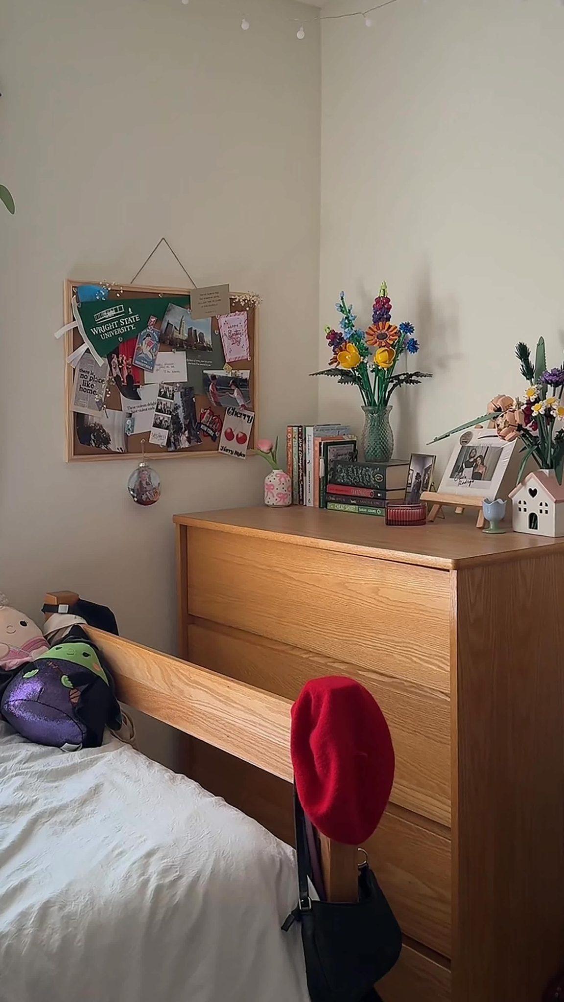 26 Dorm Room Ideas to Give Your Space So Much Personality | Dorm Therapy