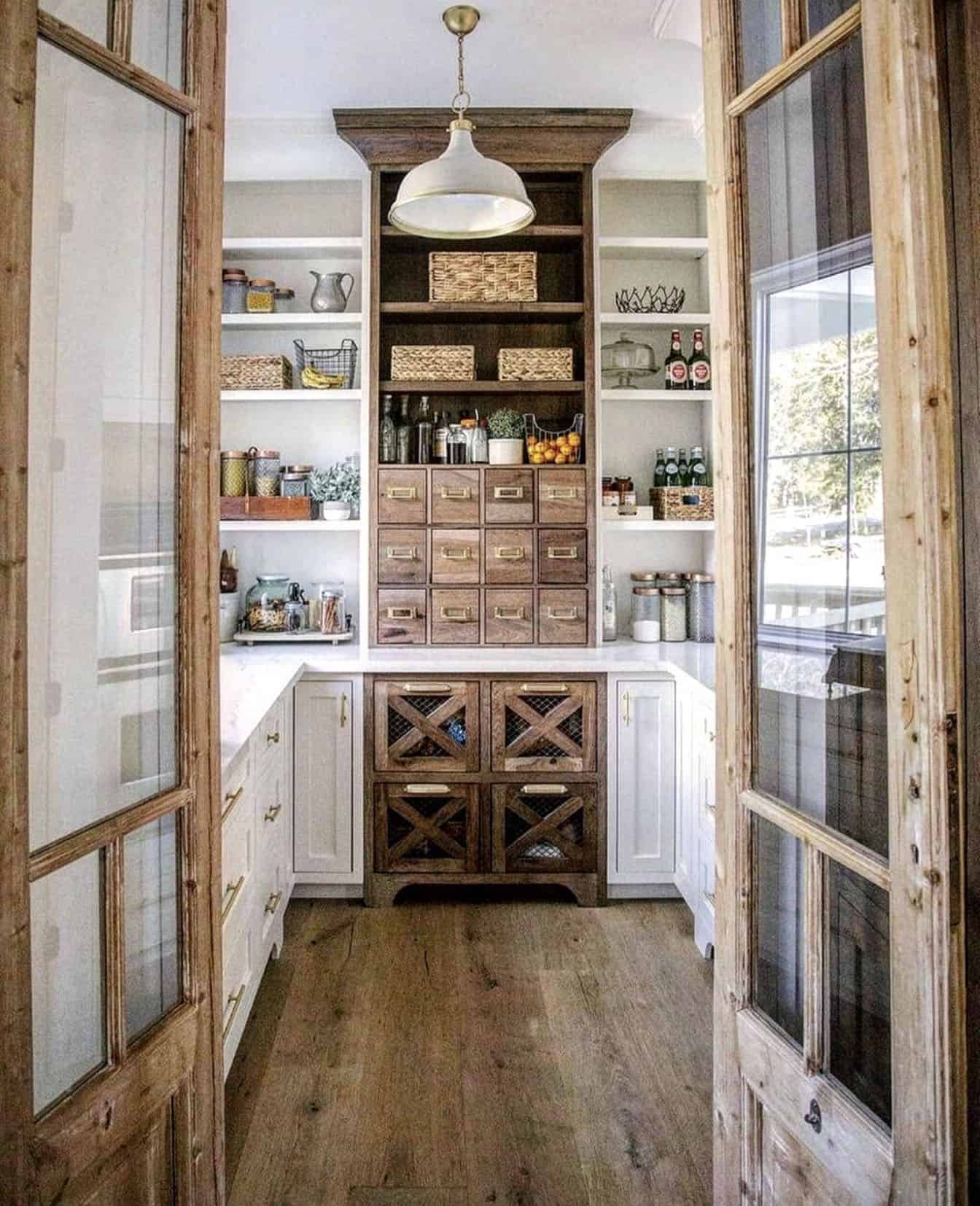 30+ Clever Farmhouse Style Kitchen Pantry Ideas For Organization