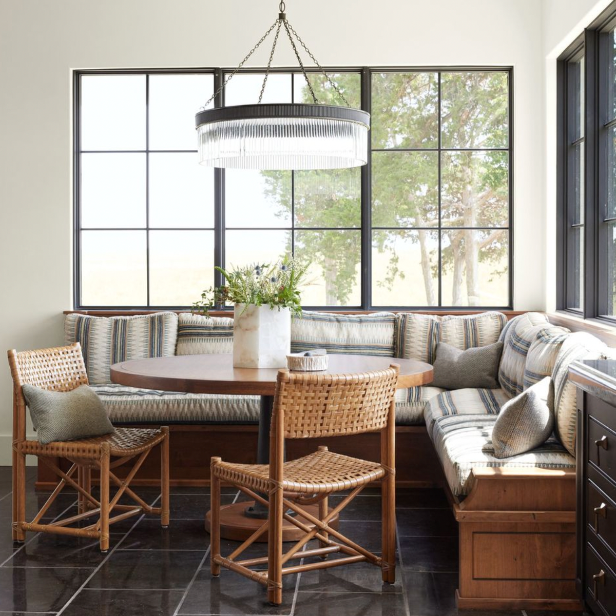 32 Best Sunroom Decorating Ideas