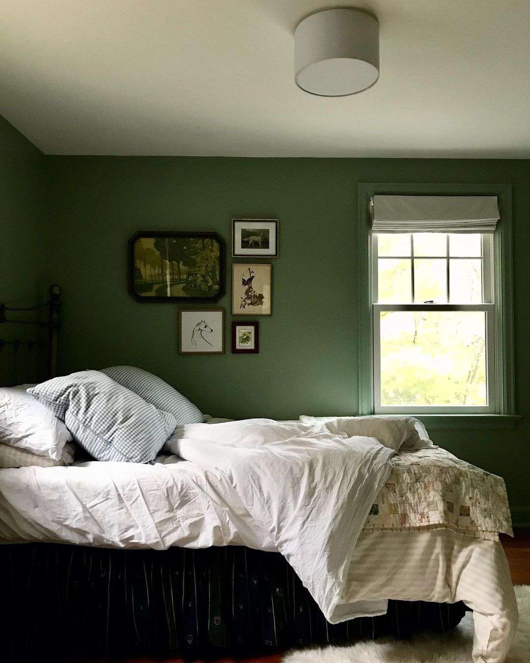 32 Dark Green Bedroom Ideas For Your Inspiration