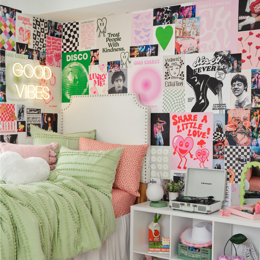 35+ Cute Dorm Room Ideas You Need To See! - Prada & Pearls