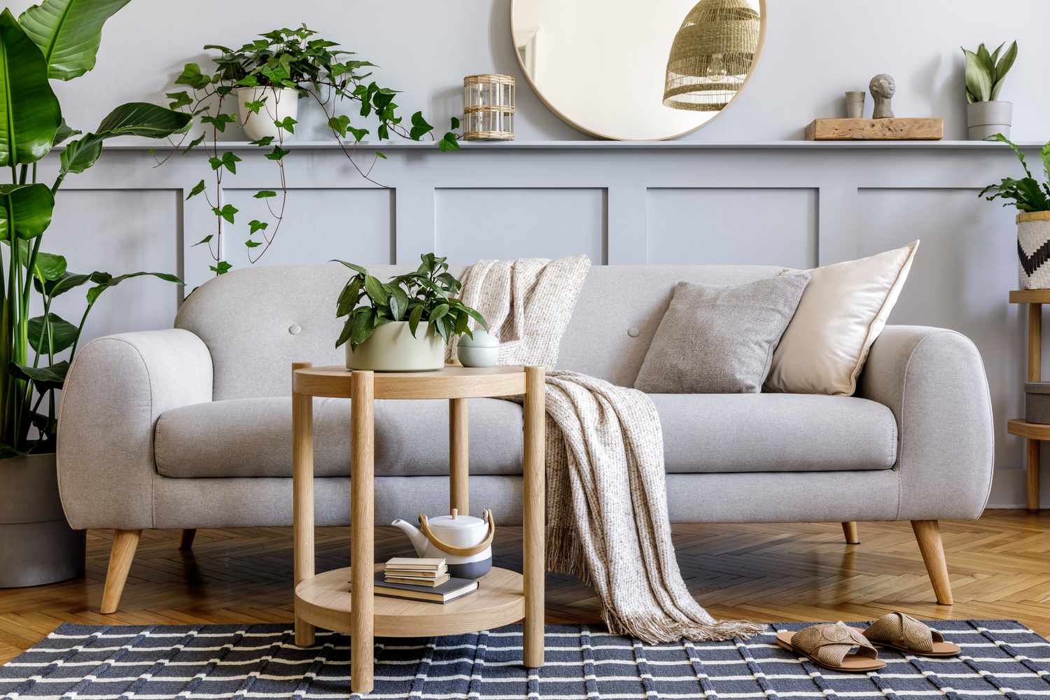 36 Small Apartment Decorating Ideas to Make Rooms Seem Bigger