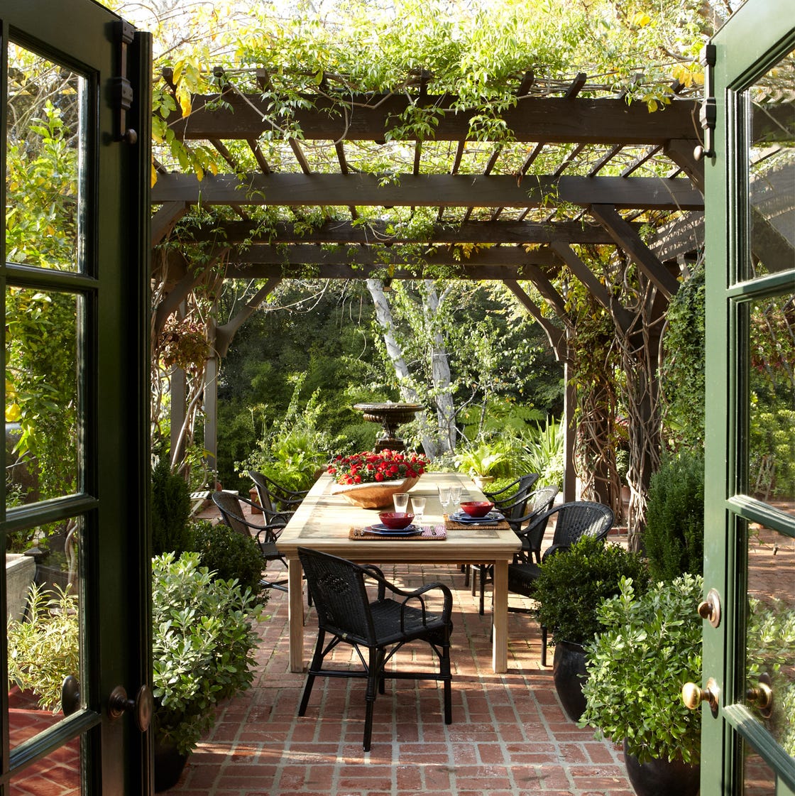 4 Garden Trends That Will Take Over Your Backyard This 2026, According to Experts
