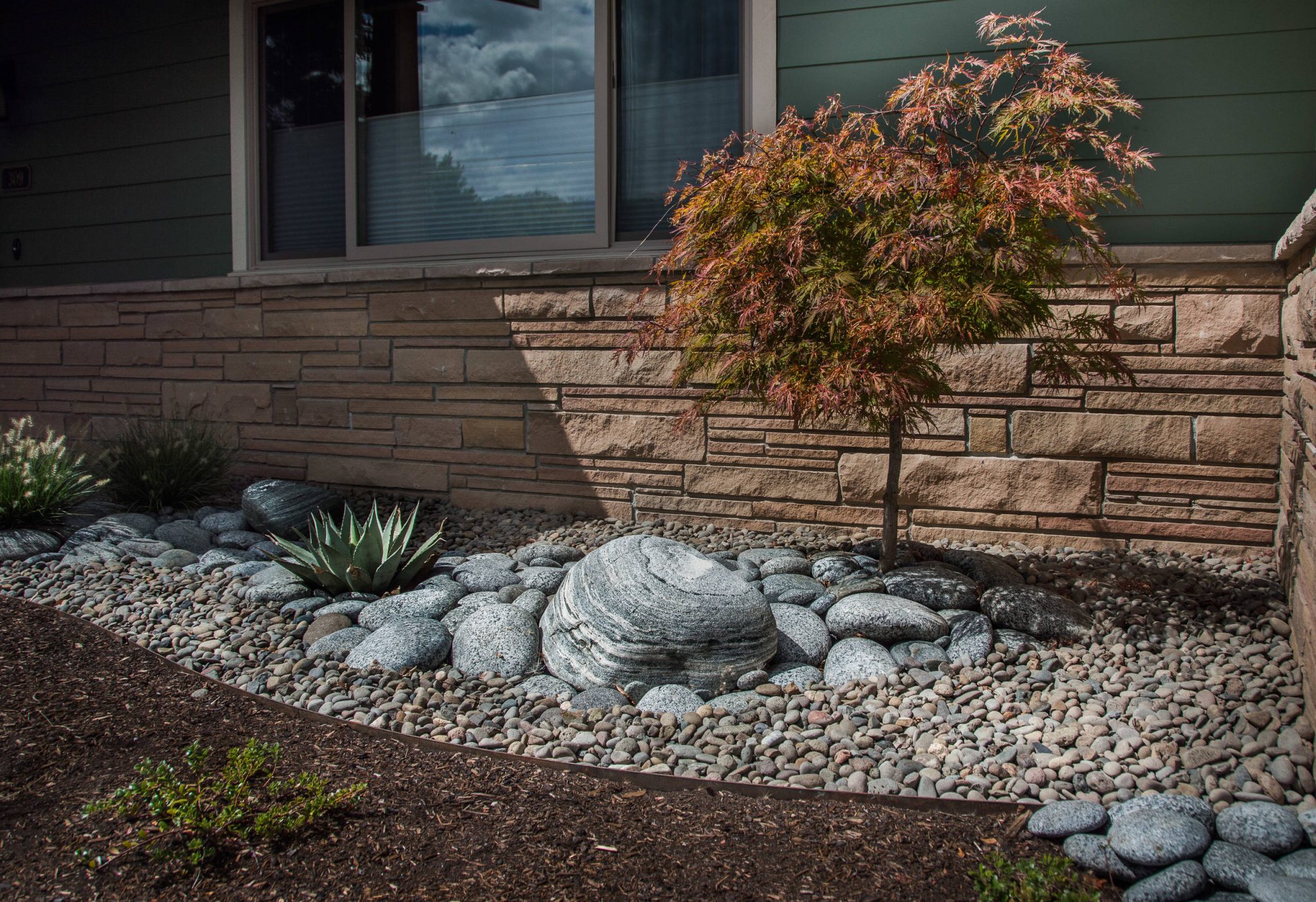 75 River Rock Landscaping Ideas You'll Love - May, 2026 | Houzz