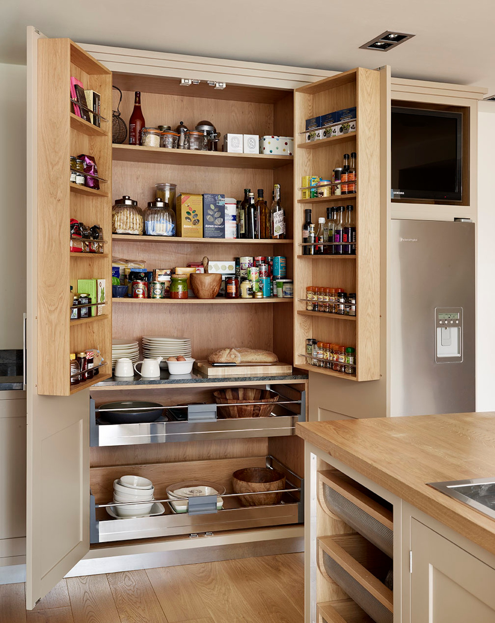 80 Pretty and Practical Kitchen Pantries