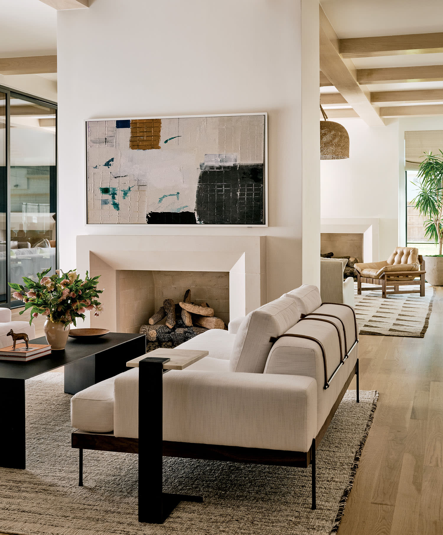 A Dallas Home Balances Timeless Comfort With Chic Details | LUXE Interiors + Design