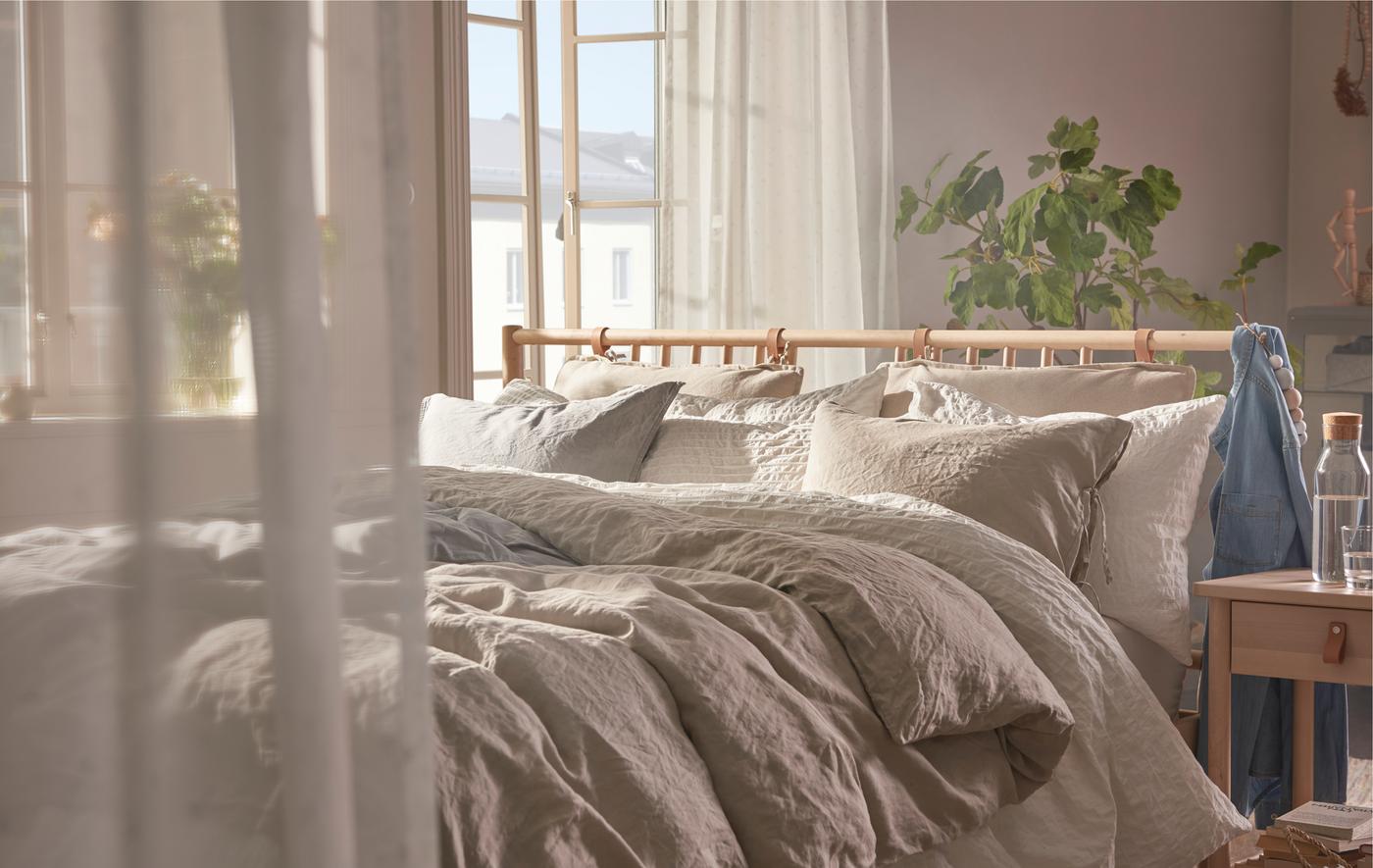 A natural cosy bedroom - IKEA