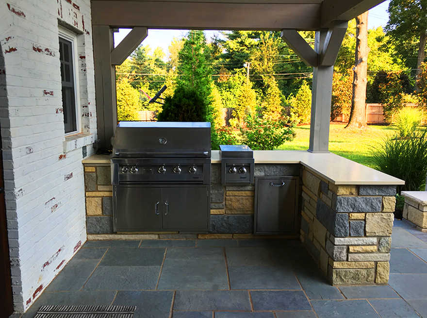 Baker Pool Construction of St. Louis | Custom Outdoor Kitchens & BBQs