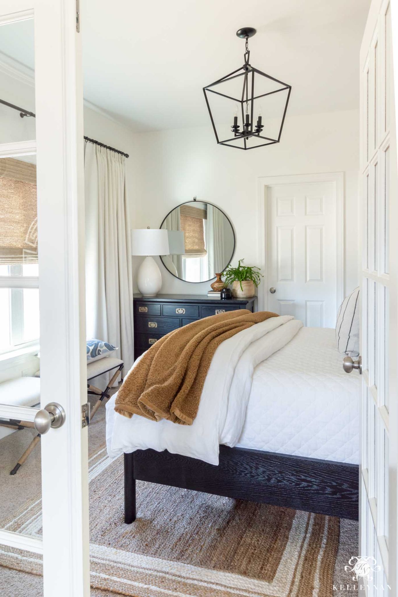 Casual, Comfortable Guest Bedroom Makeover Reveal - Kelley Nan