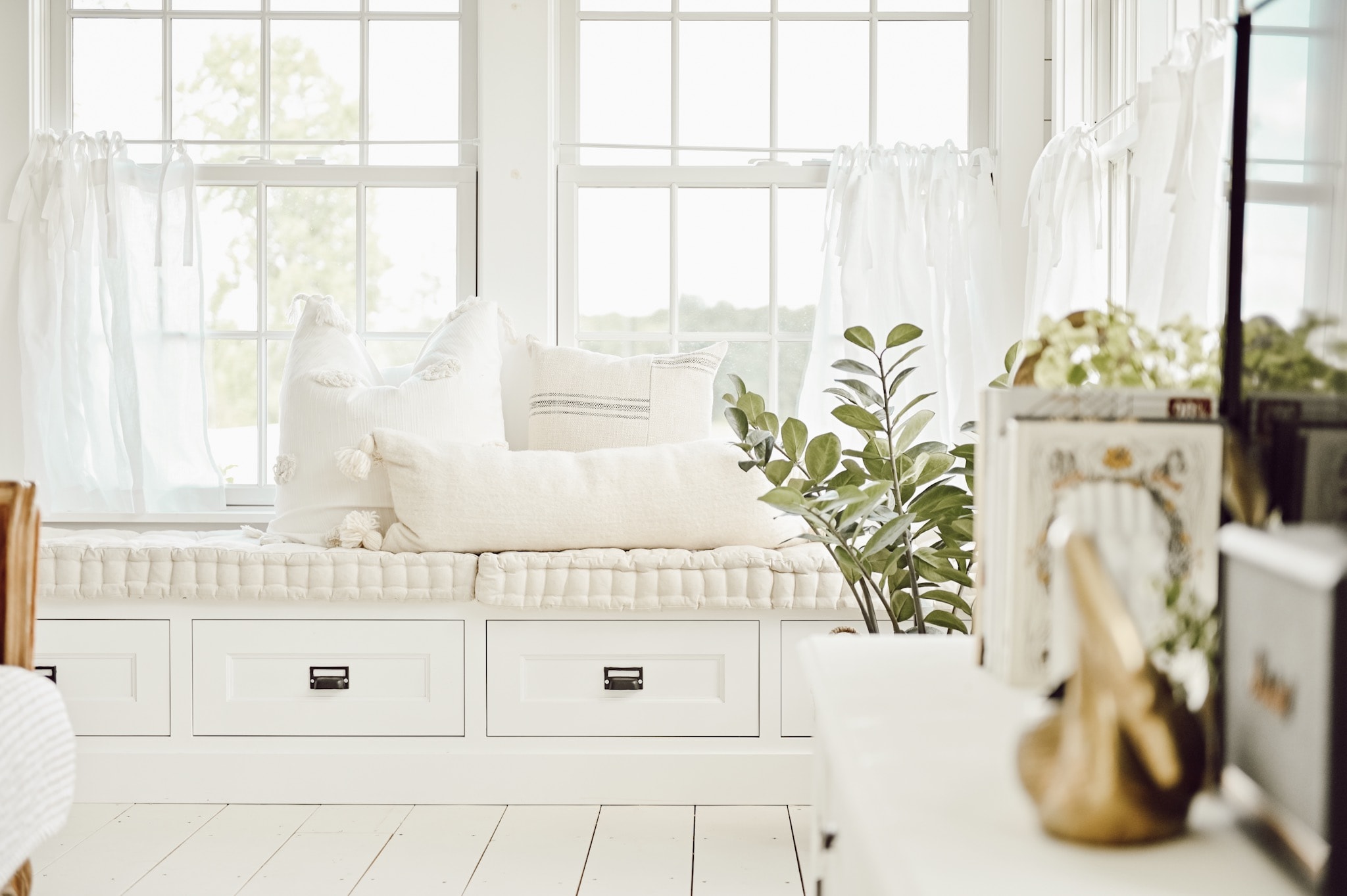 Cozy & Comfy Farmhouse Sunroom - Liz Marie Blog