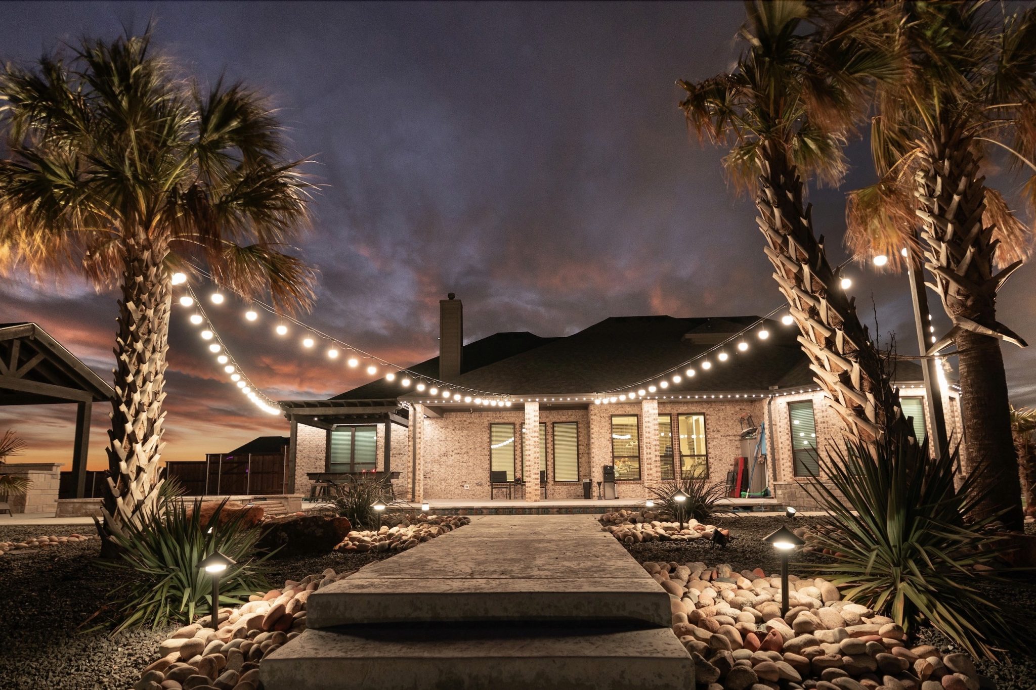 Exterior Home Lighting | JellyFish Lighting | Permanent Outdoor LED Lighting