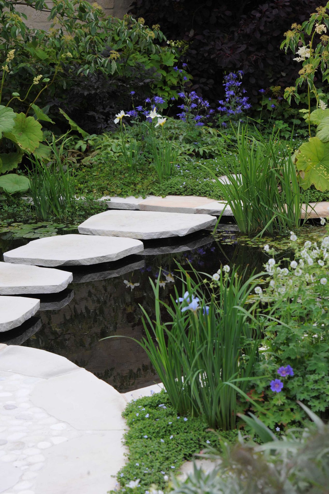 Garden pond ideas: 13 soothing ways to bring water into your plot | Gardeningetc