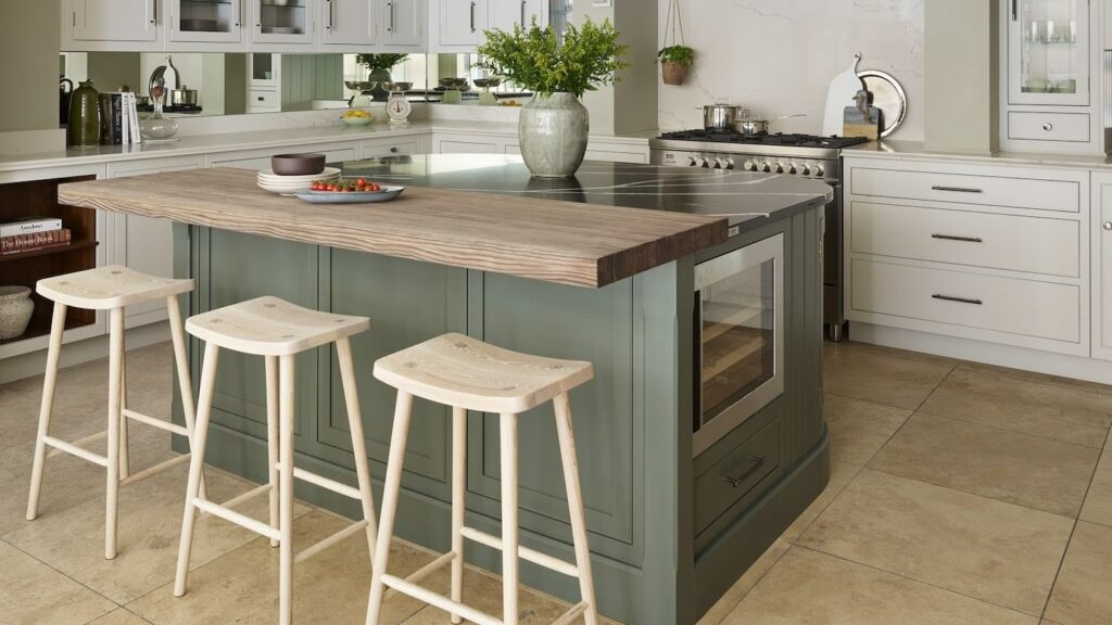Green Kitchen Ideas: Fresh, Elegant Designs for a Luxurious Home | Harvey Jones