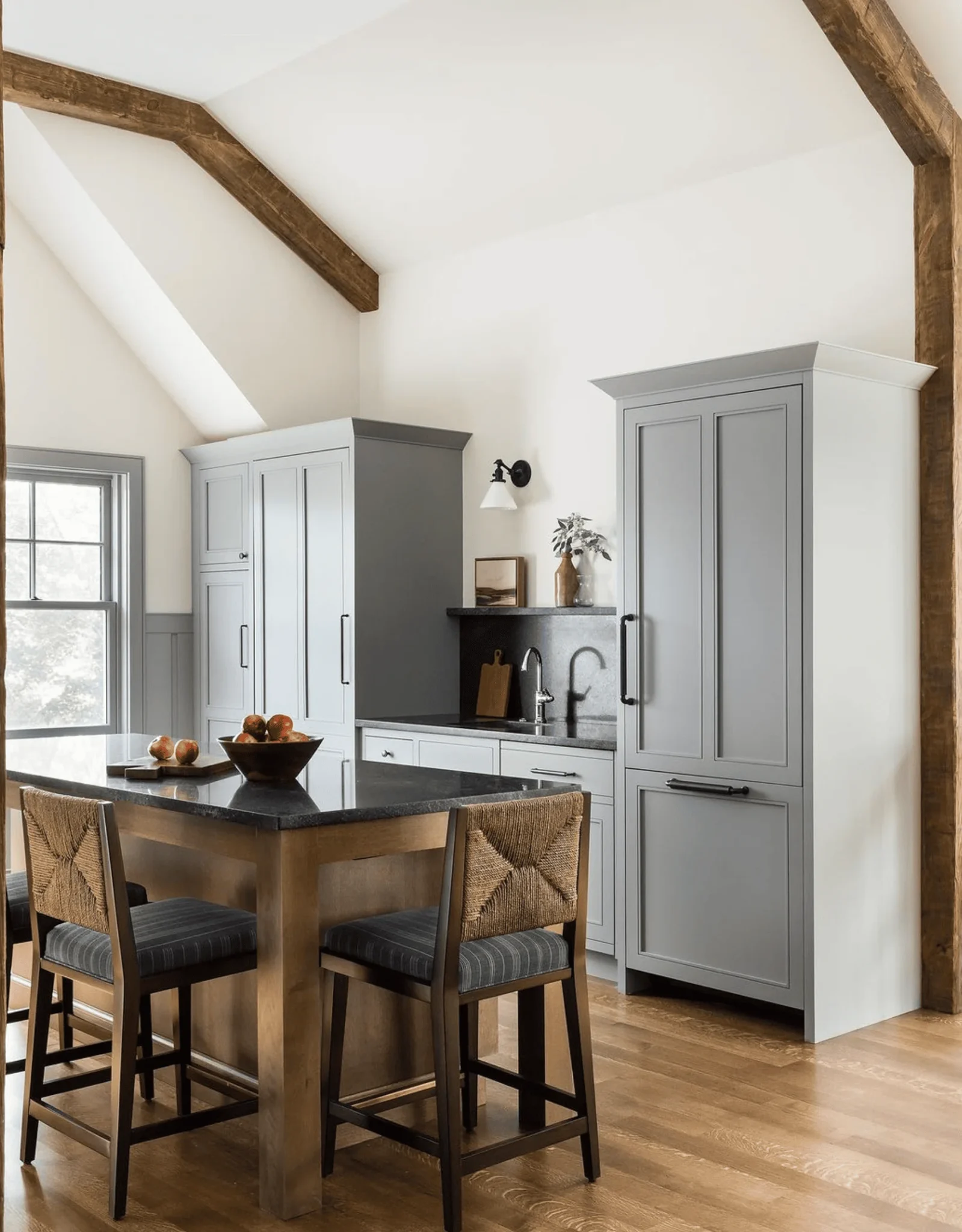 Hidden Pantry : Maximizing Storage in Your Kitchen