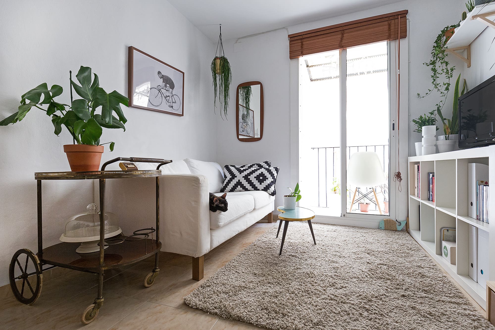 How to Design a Small Space Living Room | Apartment Therapy