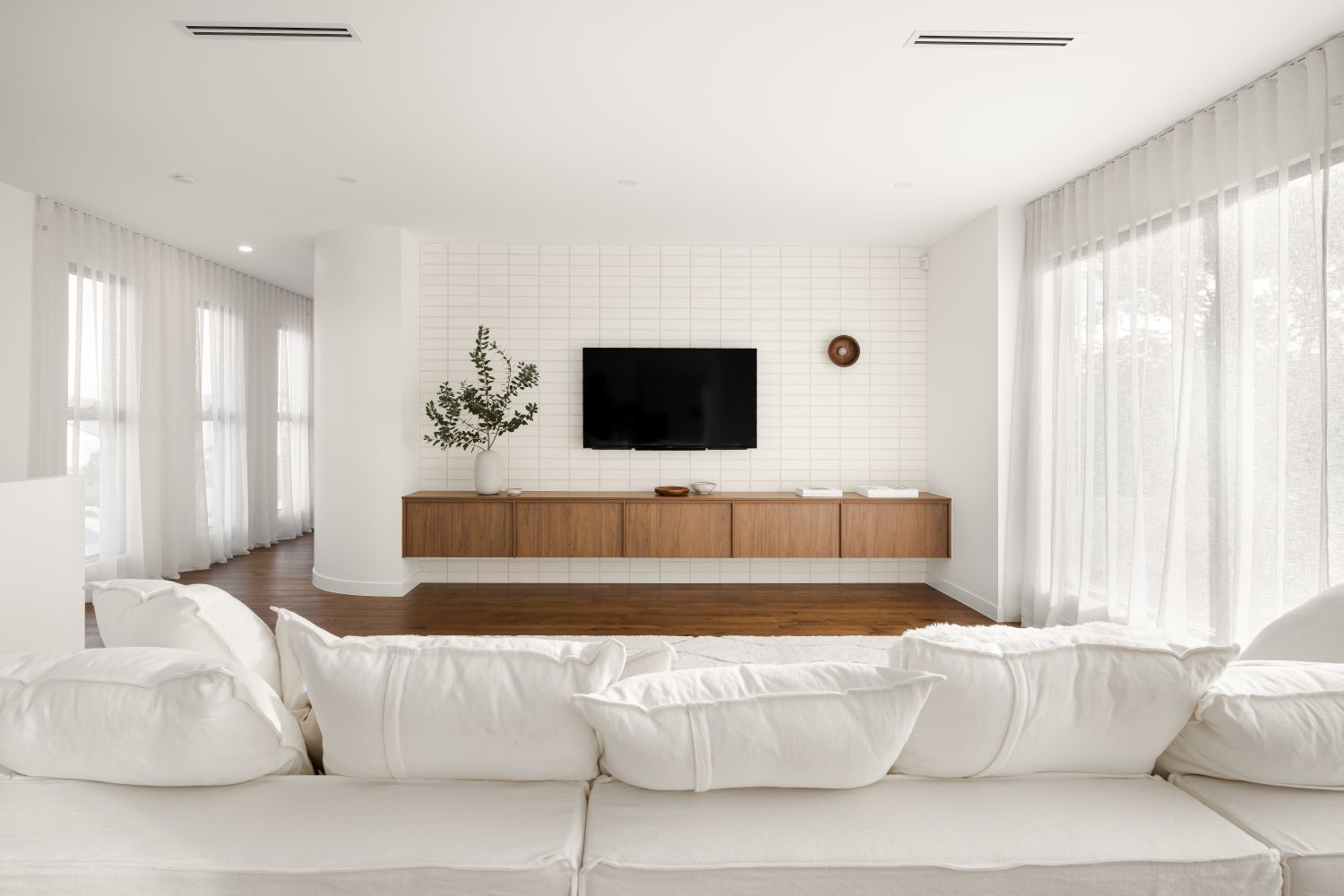 Japandi Style Living Room Ideas - Style Sourcebook