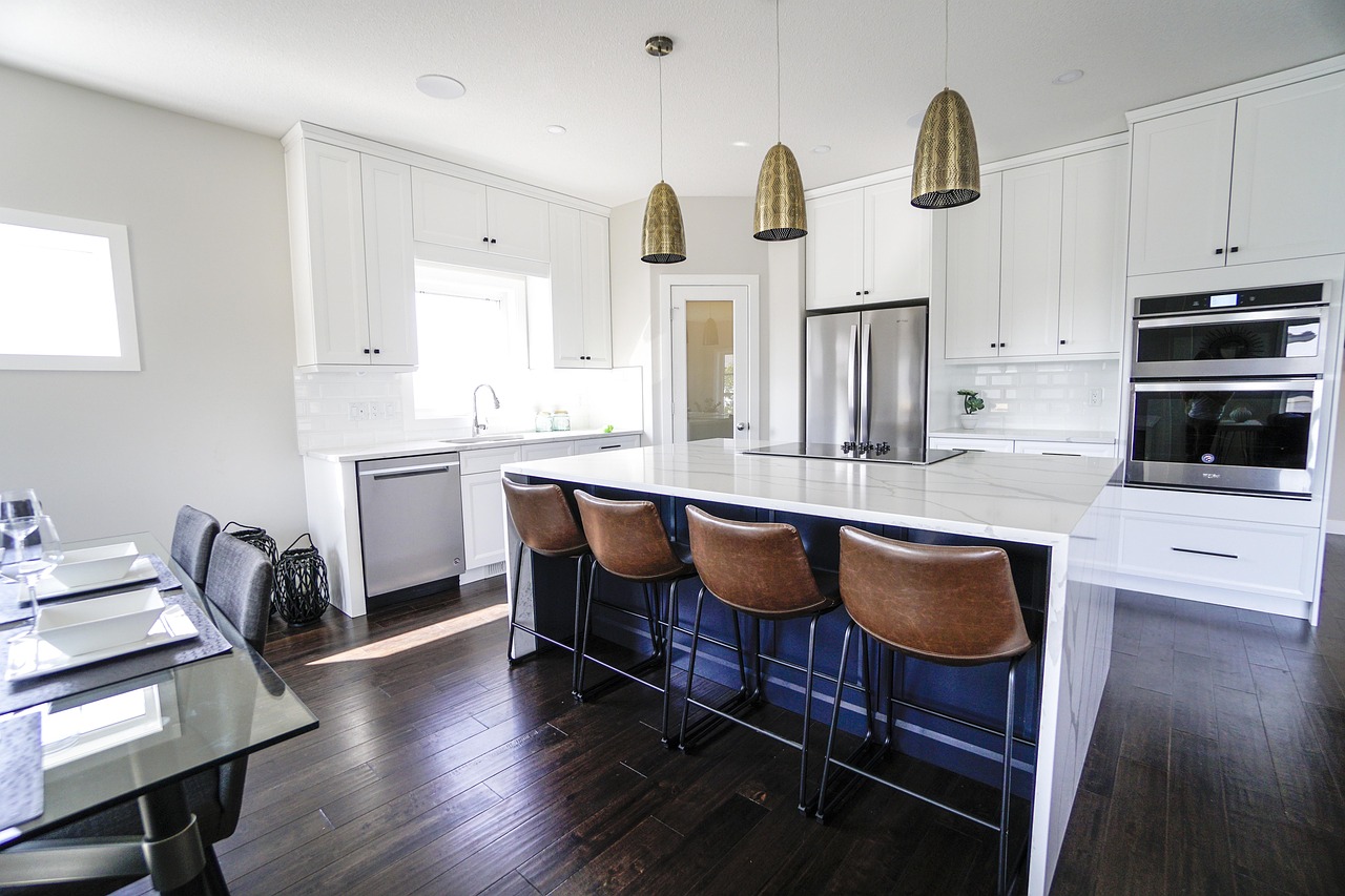 kitchen, bar stools, decor, apartment, home, sit, chair, interior, design, modern, decoration, white, marble, countertop, island, room, contemporary, bright, hardwood, kitchen floor, modern kitchen, k