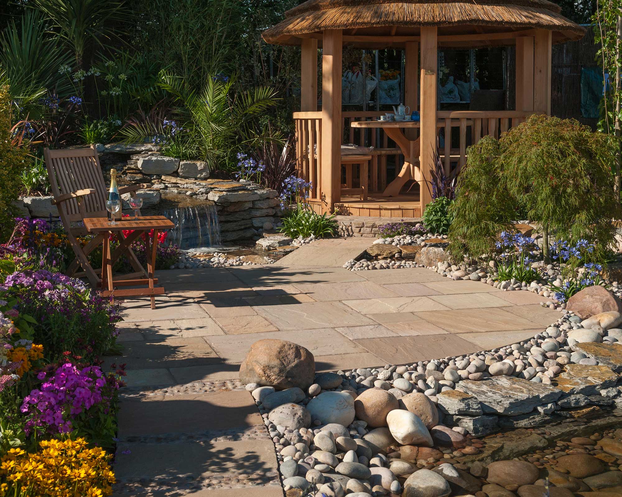 Landscaping with river rocks: 10 stylish looks for backyards | Gardeningetc