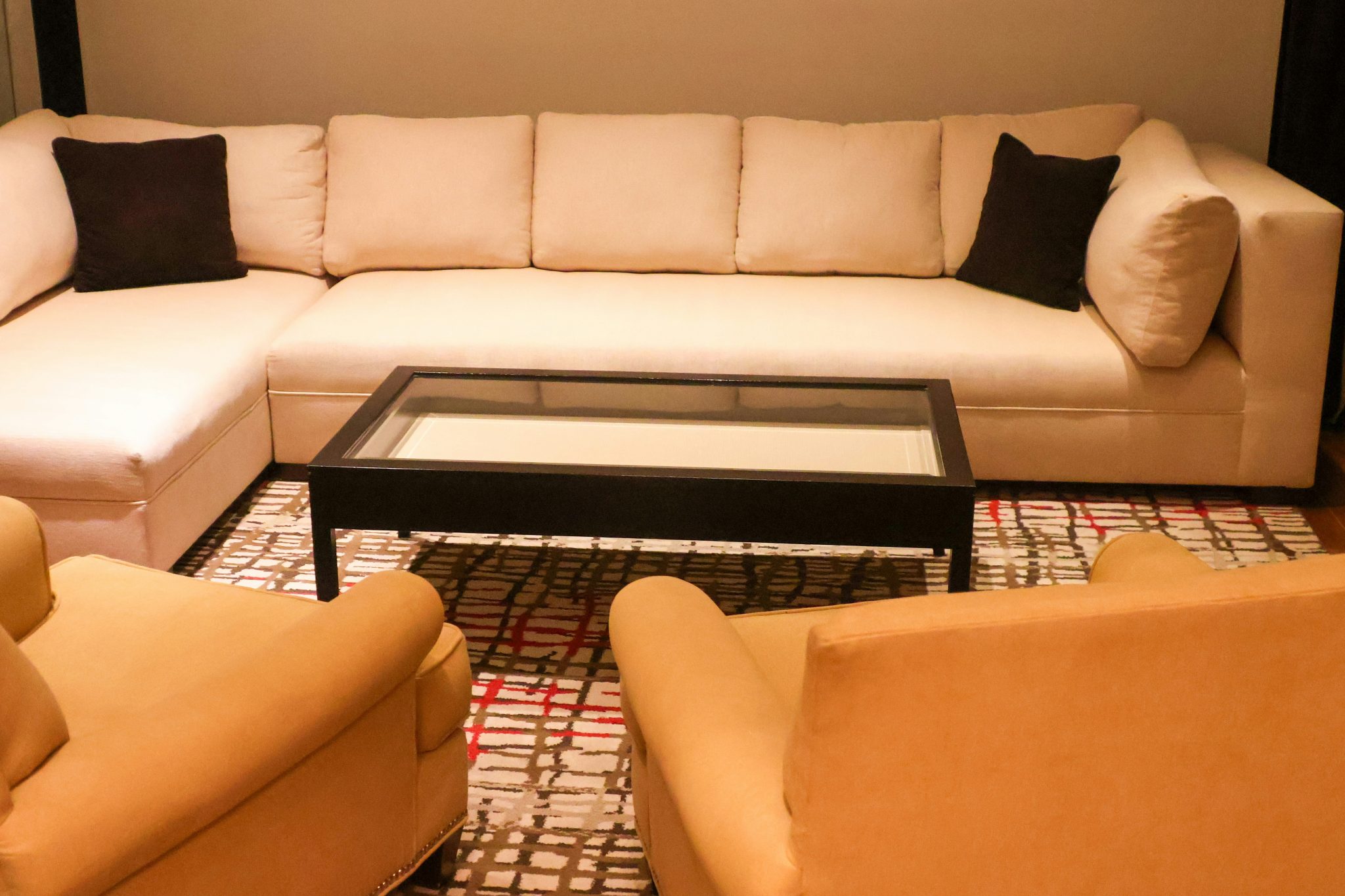 Lounge area in Skyloft 2 bedroom suite