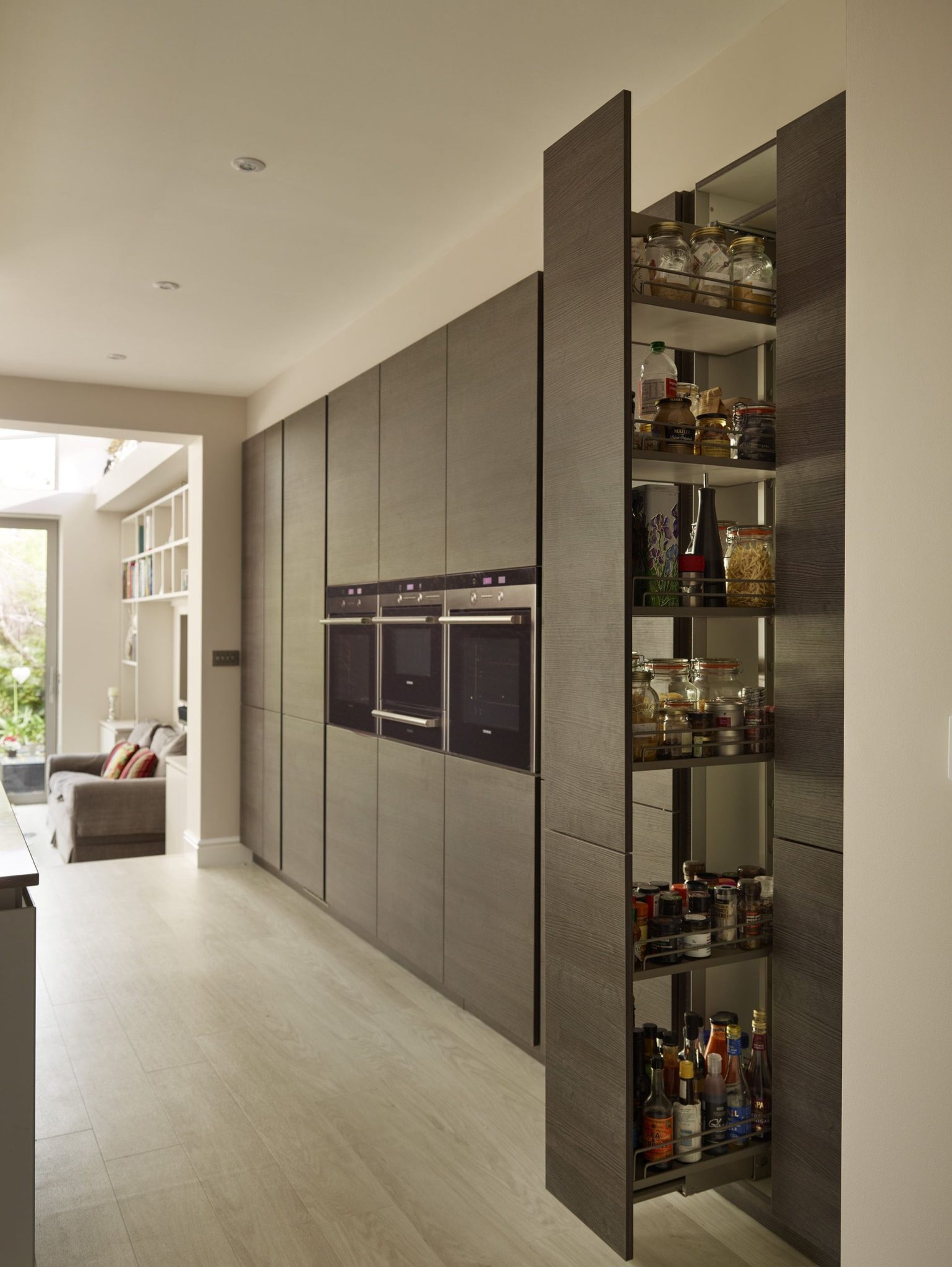 Maximizing Kitchen Space with Tall Units: A Smart Storage Solution – Indofitting Lestari
