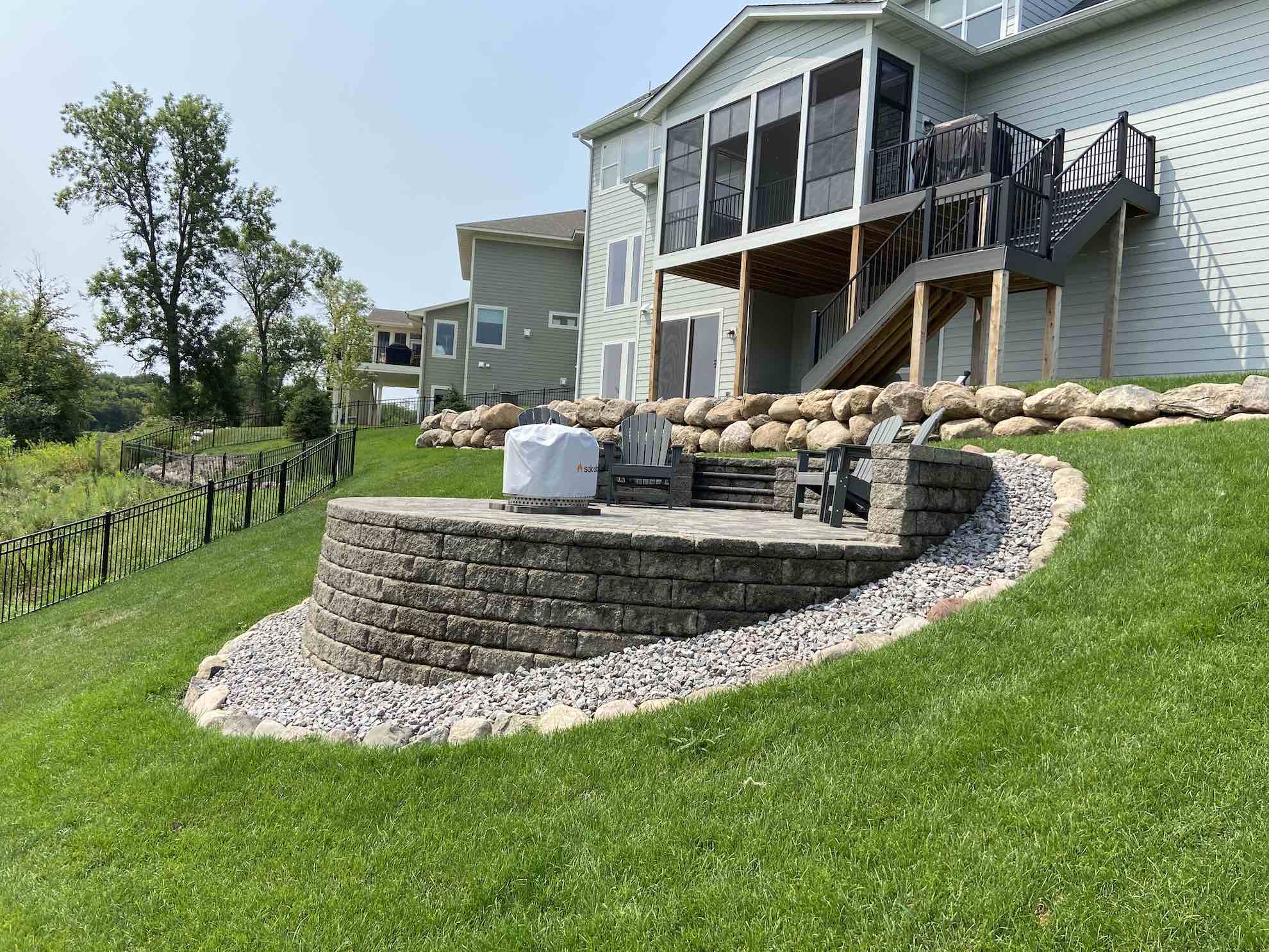 Medina- Backyard Fire Pit Patio - Hantho Outdoor Services