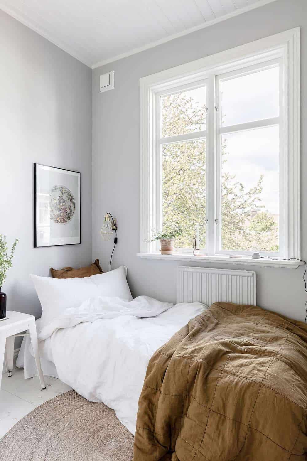 Minimalist Dorm Room Ideas + How To Make Your Dorm *Totally* Serene!