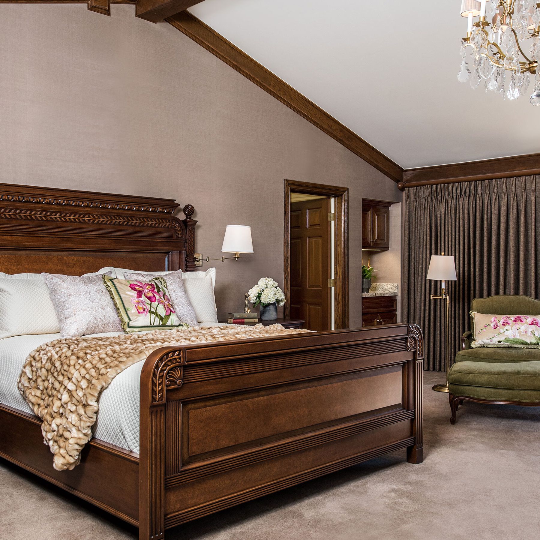 Old-money upgrades for a luxurious bedroom | Homes and Gardens