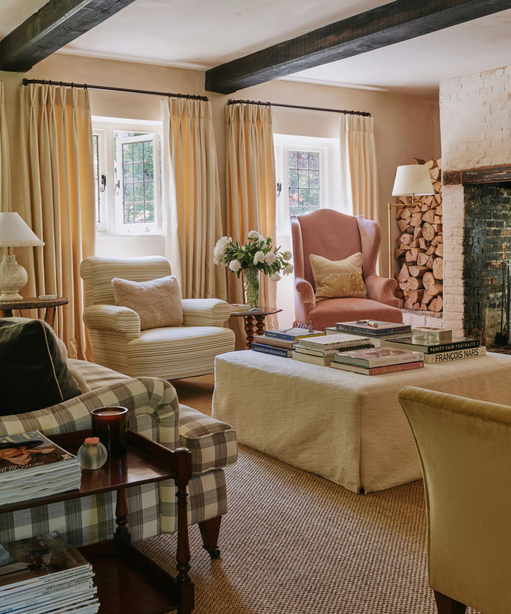 Outdated Living Room Trends 2026 | Homes and Gardens