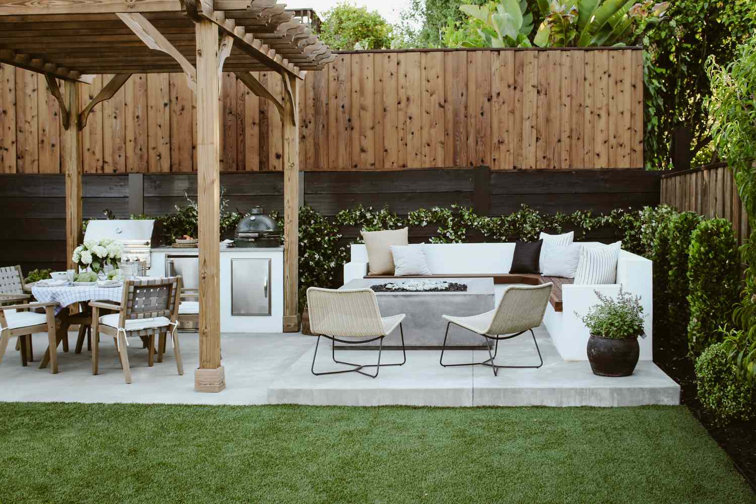 Outdoor Fire Pit Ideas to Upgrade Your Backyard
