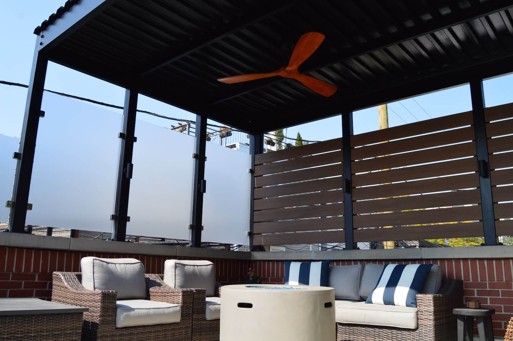 Rooftop Deck With Bar & Grill - Old Town - Urban Rooftops - Chicago Roof Decks