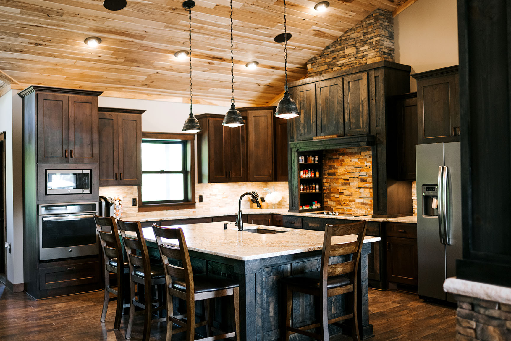 Rustic Kitchen - Alpine Cabinetry : Alpine Cabinetry