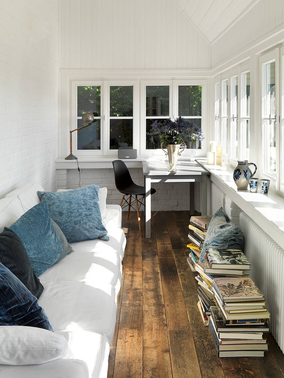 Small Farmhouse Sunrooms: Bright, Beautiful and Relaxing Ideas | Decoist