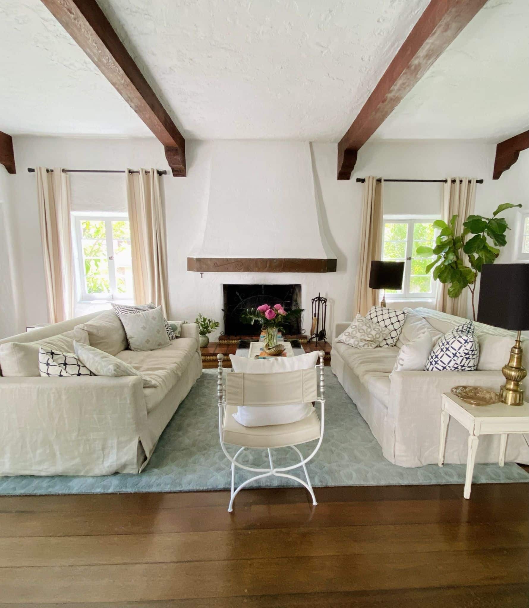 The Essentials: 27 Minimalist Furniture & Decor Any Living Room COCOCOZY