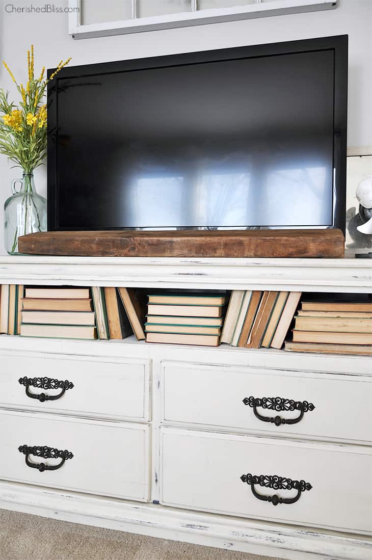 Tips for Decorating Around a TV