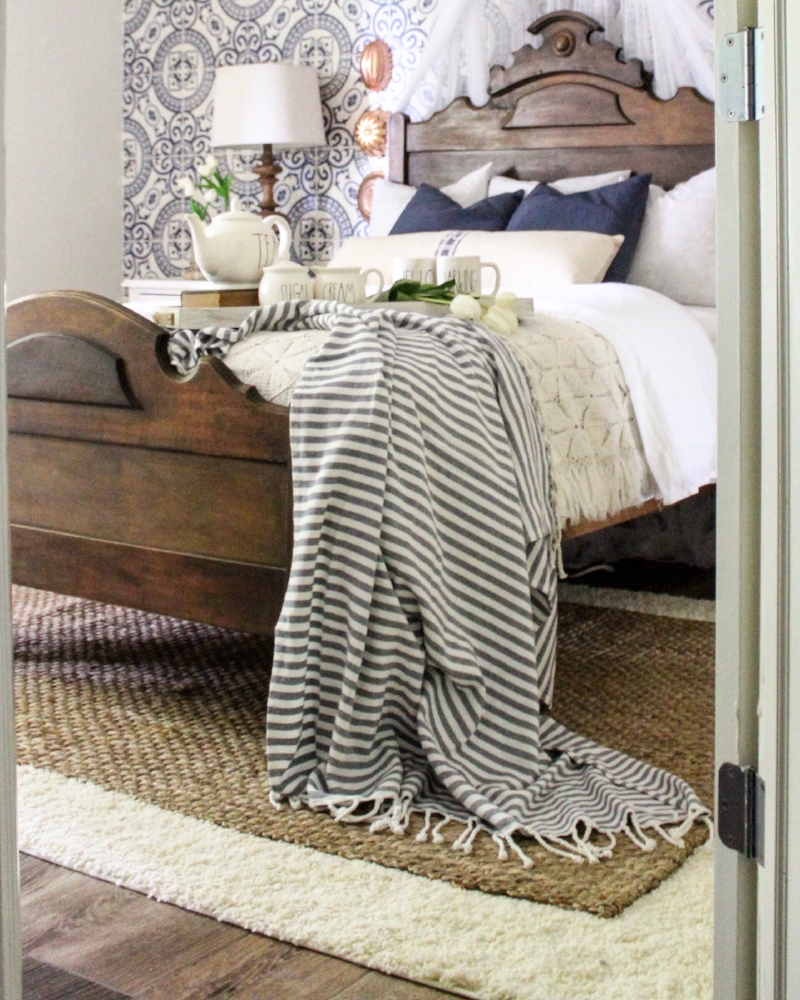 VINTAGE FARMHOUSE GUEST ROOM....WITH A TWIST! - Cotton Stem