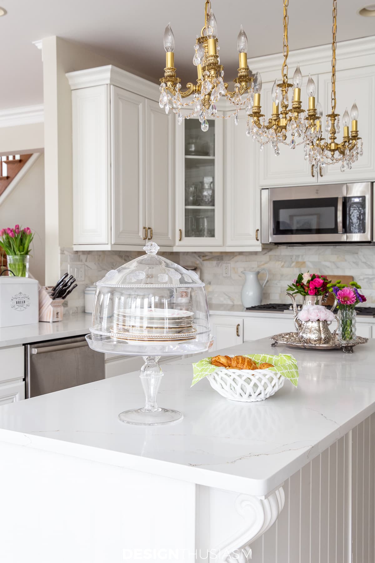 White Kitchen: Using White Quartz Countertops in a Kitchen Remodel