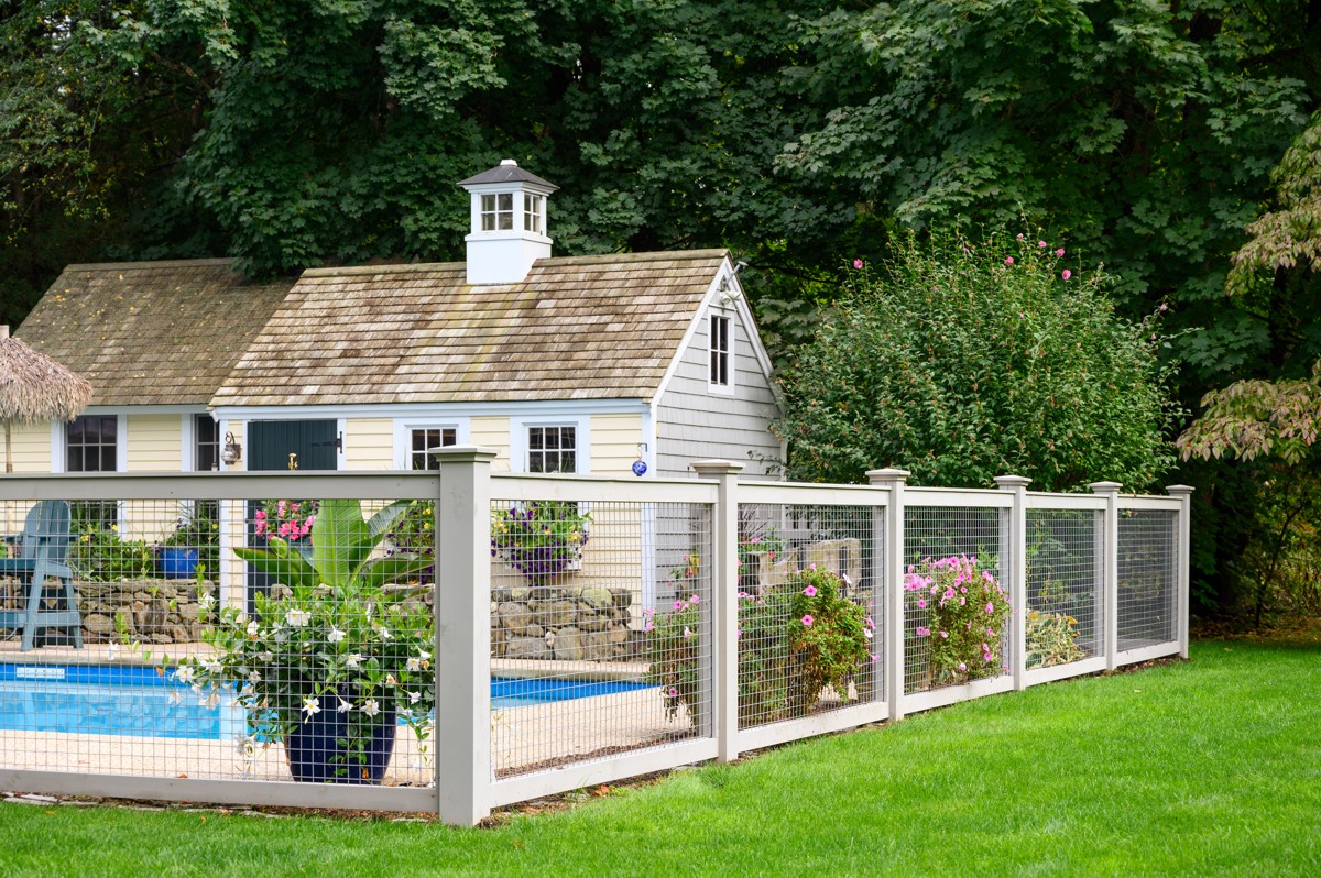 Wood & Wire – Newburyport | New England Cedar Fence