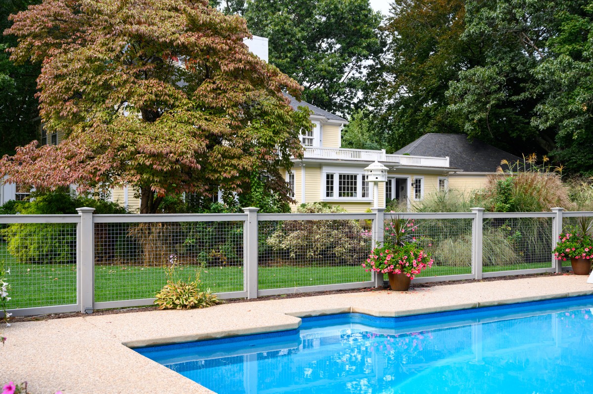 Wood & Wire – Newburyport | New England Cedar Fence