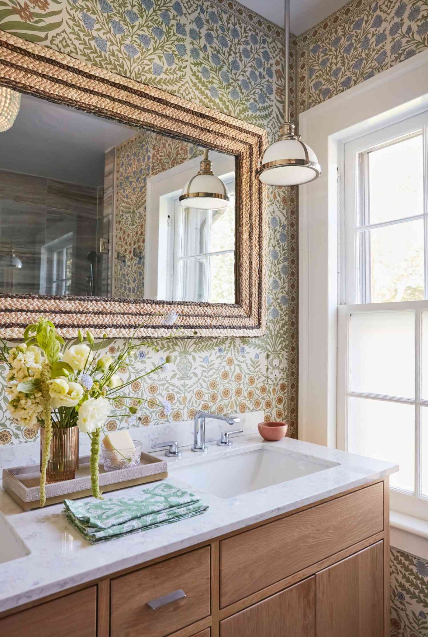 10 Bathroom Wallpaper Ideas for Color and Pattern