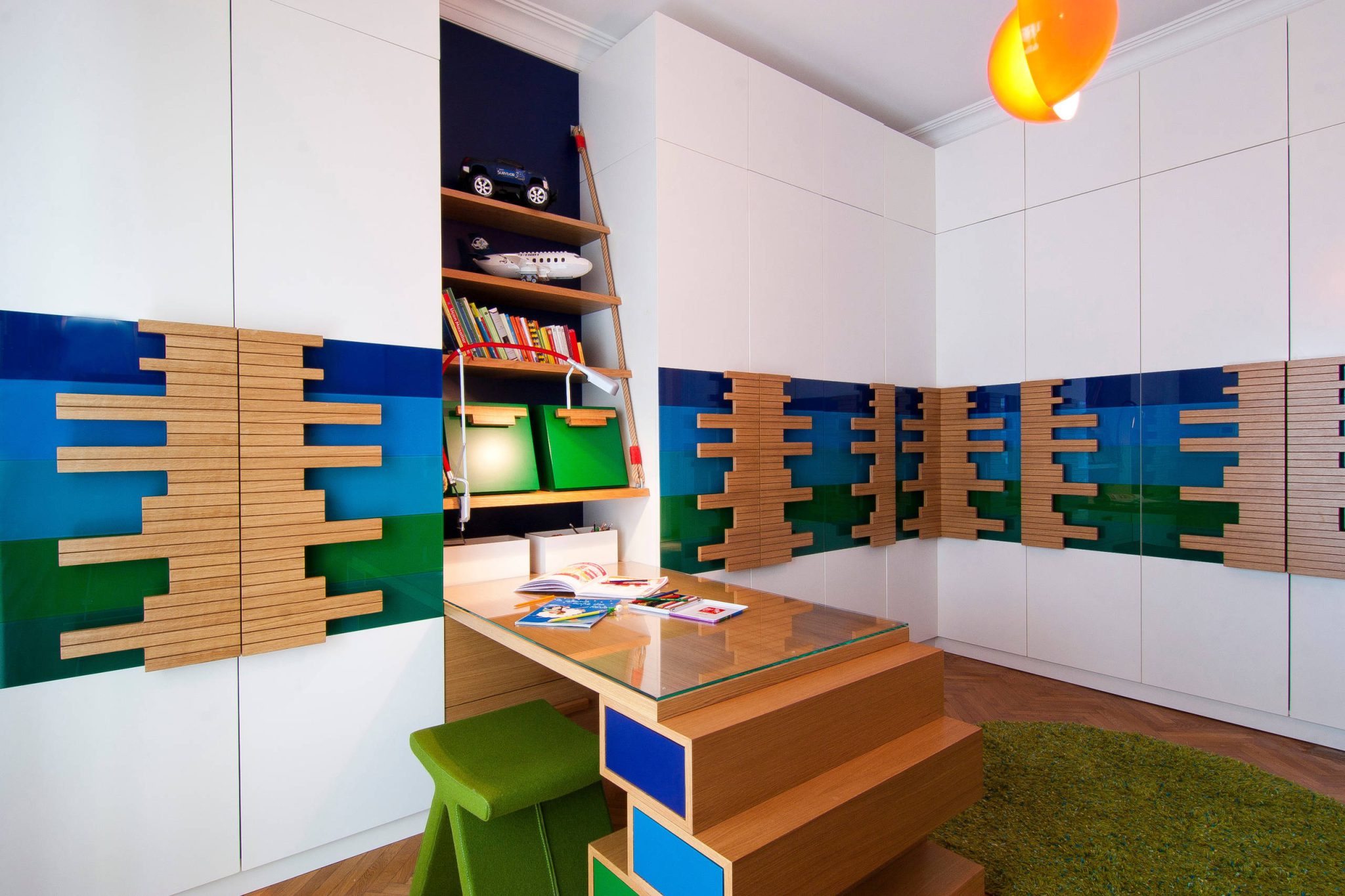 10 Innovative Designs for Kids' Study Tables