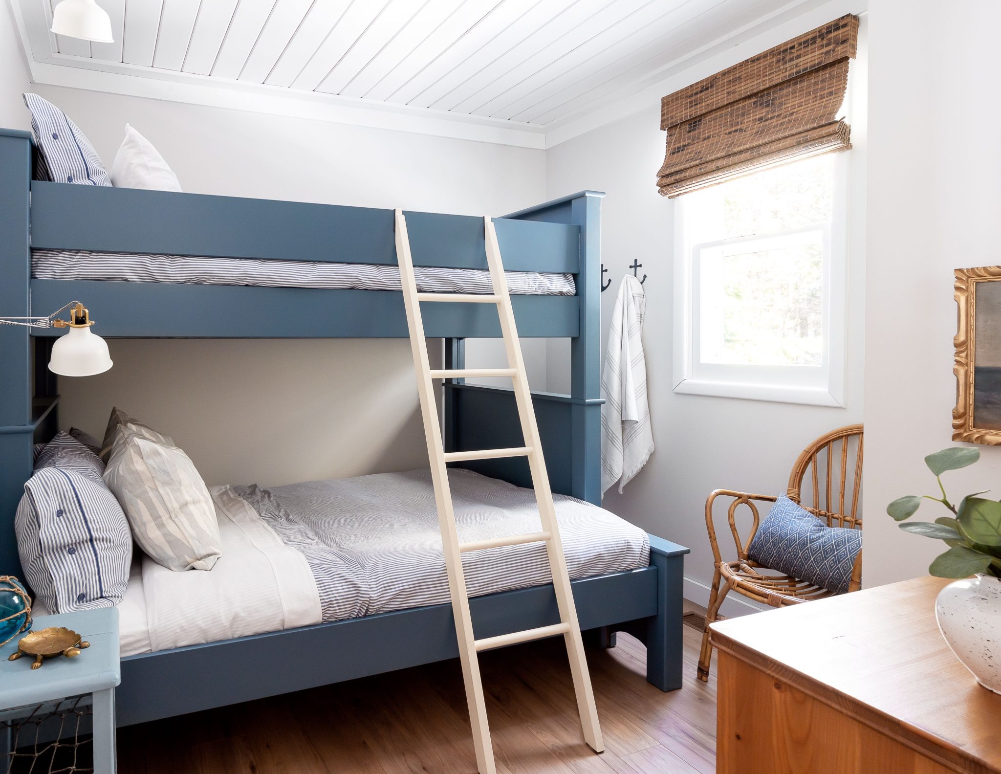 10 Small Guest Bedroom Ideas for a Cozy, Clever Space