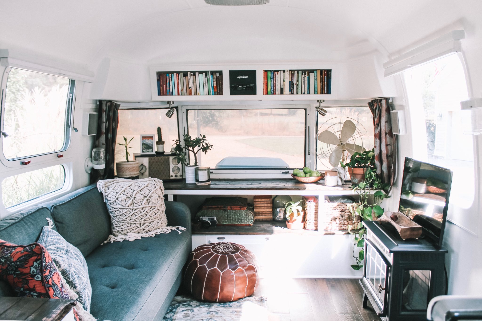 12 Inspiring Tiny House Interiors - How to Decorate a Tiny Home | Apartment Therapy