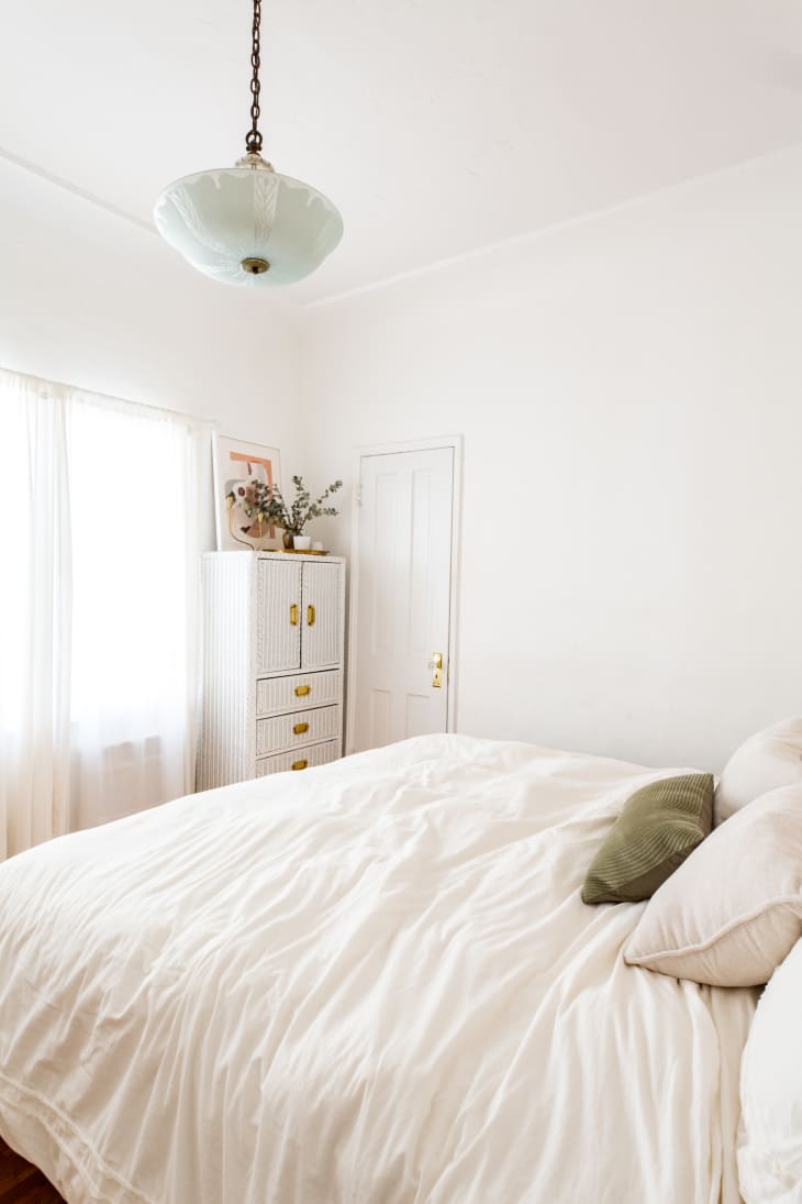12 Scandinavian Bedroom Ideas - Photos of Lovely Scandinavian-Style Bedrooms | Apartment Therapy