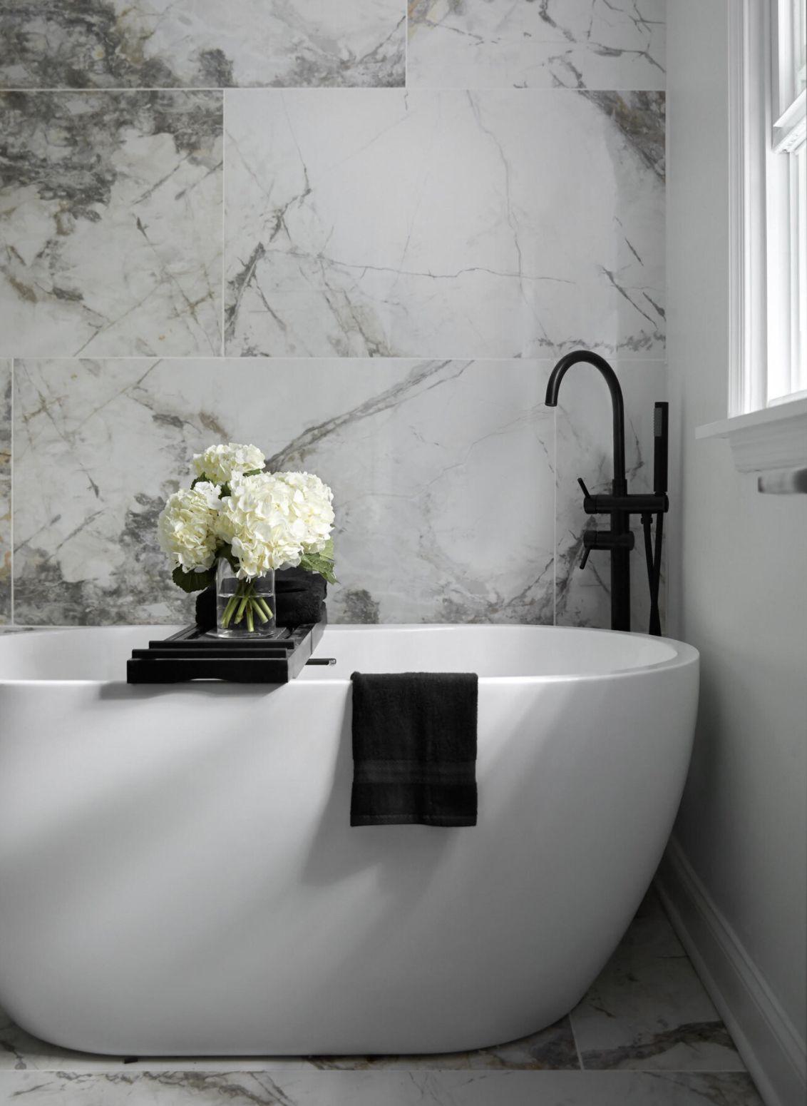 20 Gorgeous Marble Bathrooms to Inspire You