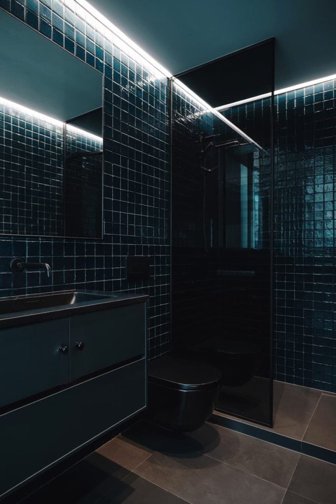 21 Moody Bathroom Ideas: Dark, Dramatic Designs