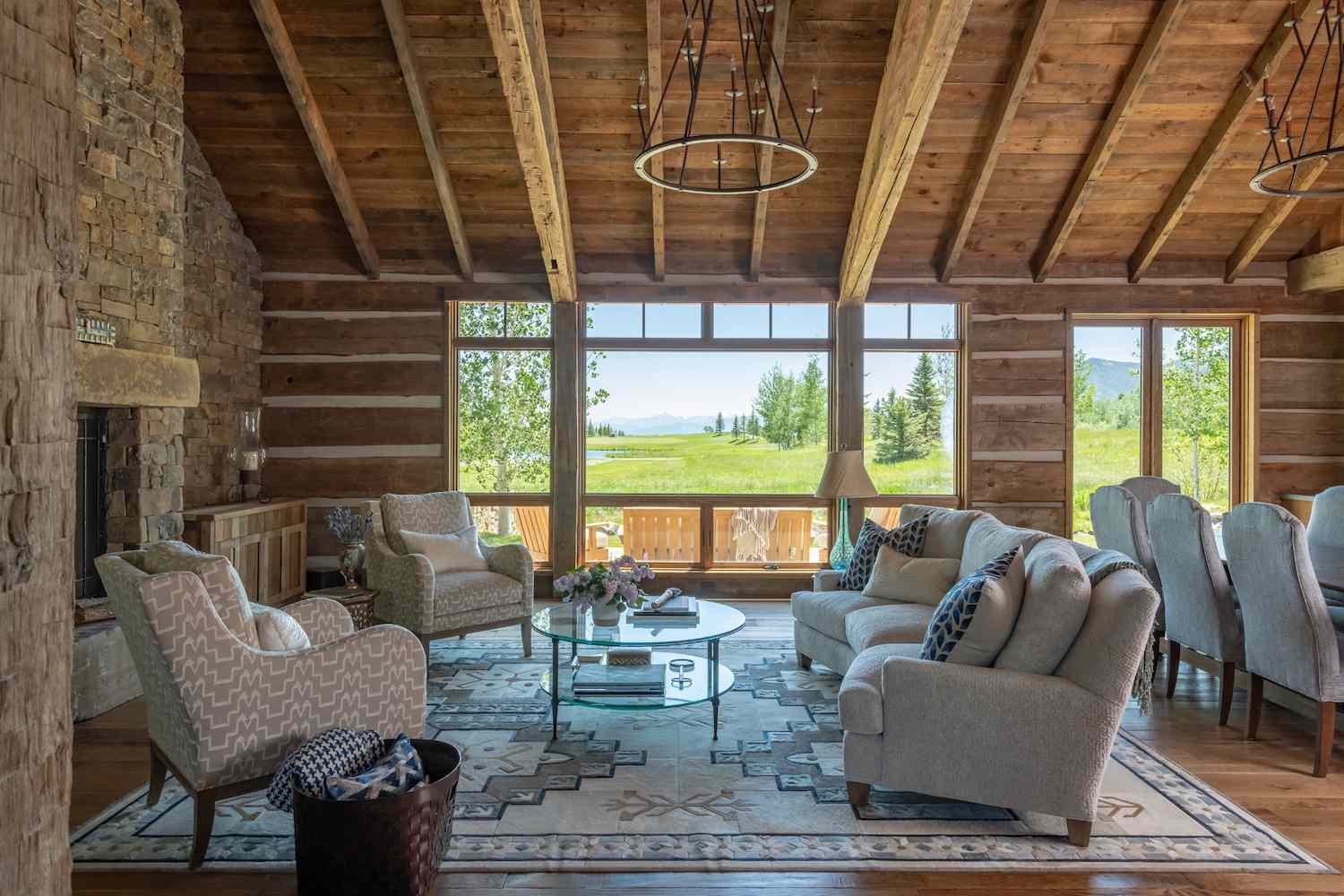 28 Log Cabin Interiors That Are Both Rustic and Modern